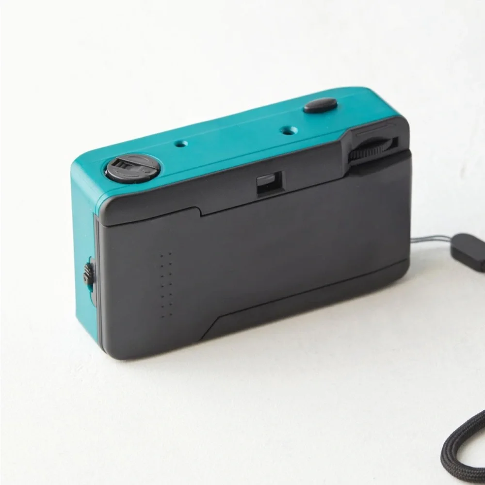 Retro UO 35mm Flash Camera